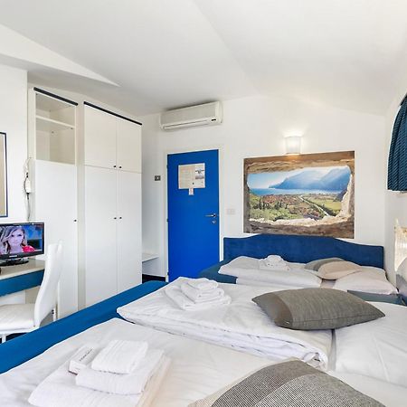 Bike & Wind Hotel Villa Maria Torbole Sul Garda Exteriör bild