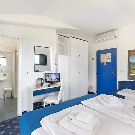 Bike & Wind Hotel Villa Maria Torbole Sul Garda Exteriör bild