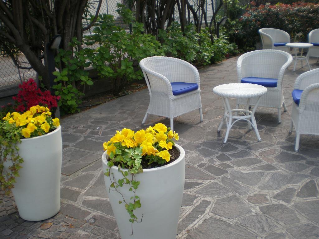Bike & Wind Hotel Villa Maria Torbole Sul Garda Exteriör bild