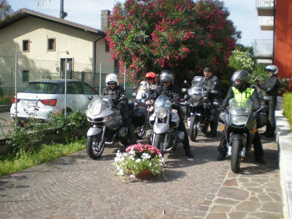 Bike & Wind Hotel Villa Maria Torbole Sul Garda Exteriör bild