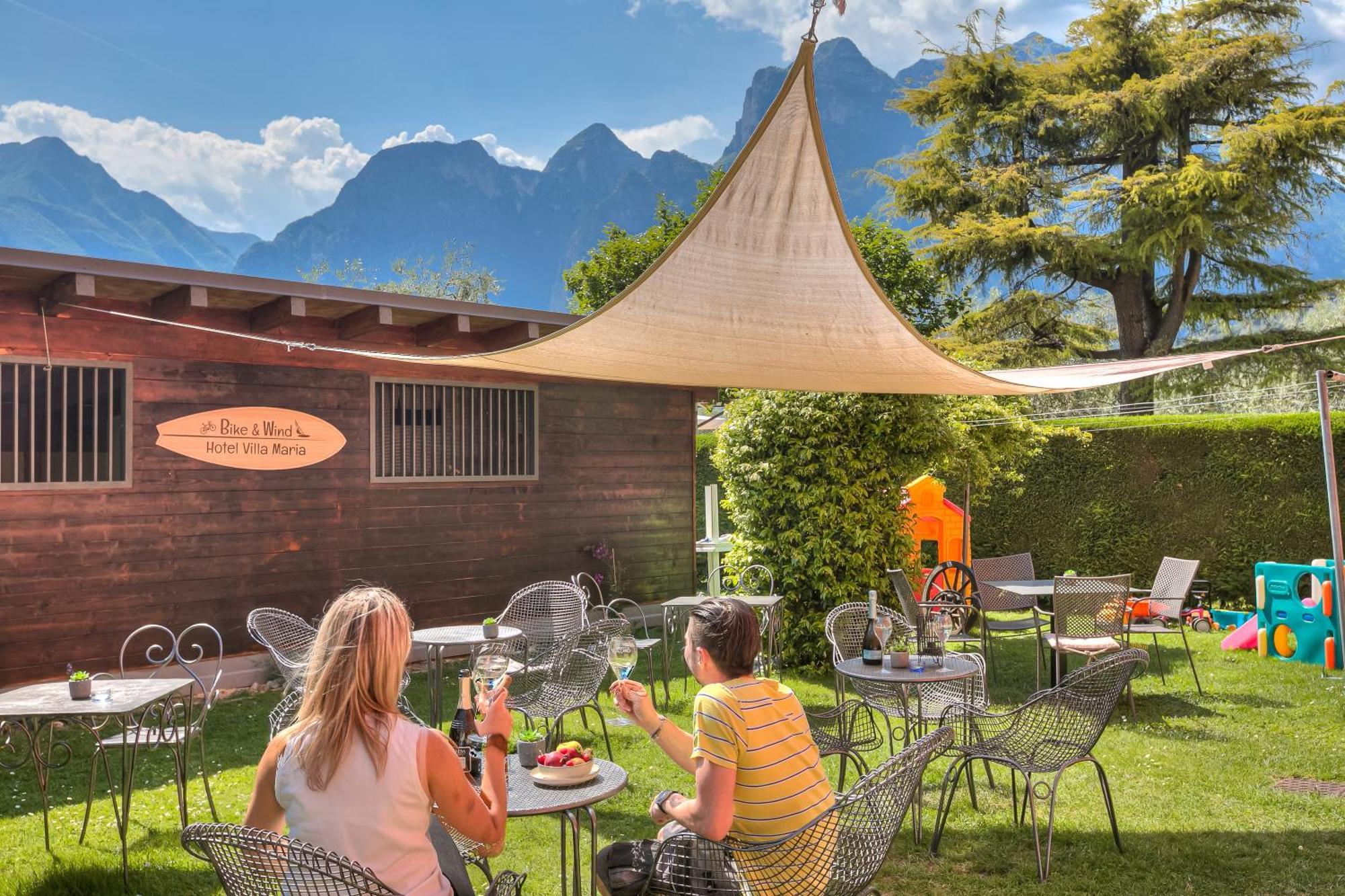 Bike & Wind Hotel Villa Maria Torbole Sul Garda Exteriör bild