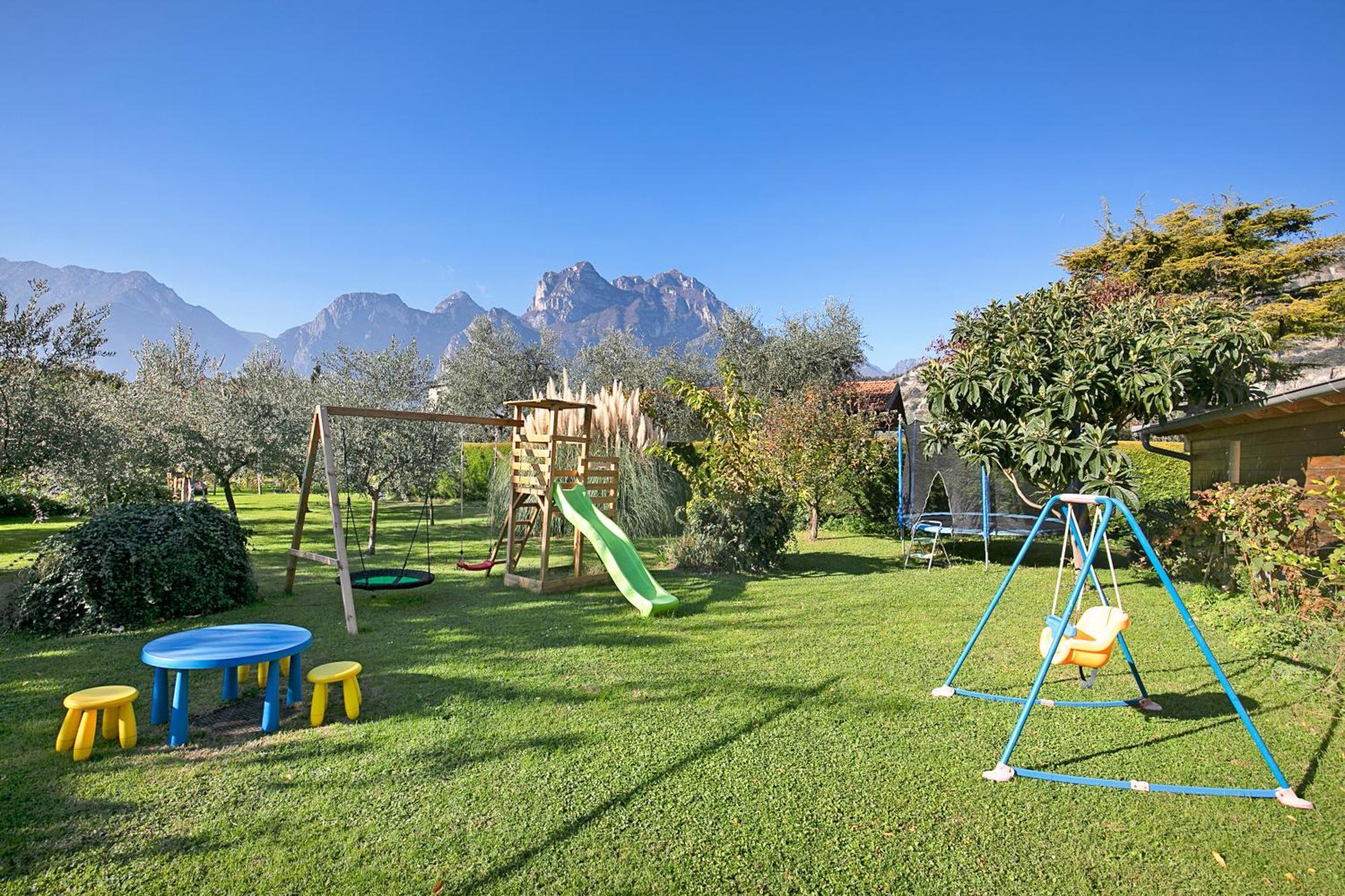 Bike & Wind Hotel Villa Maria Torbole Sul Garda Exteriör bild