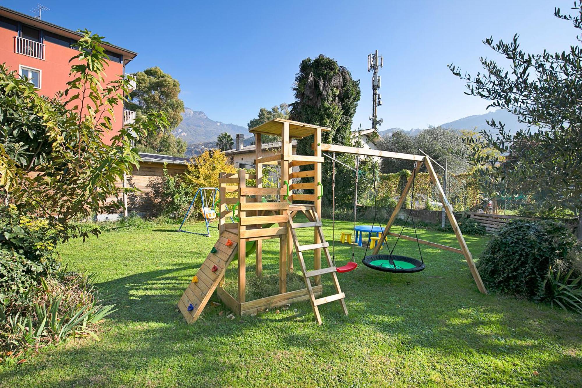 Bike & Wind Hotel Villa Maria Torbole Sul Garda Exteriör bild