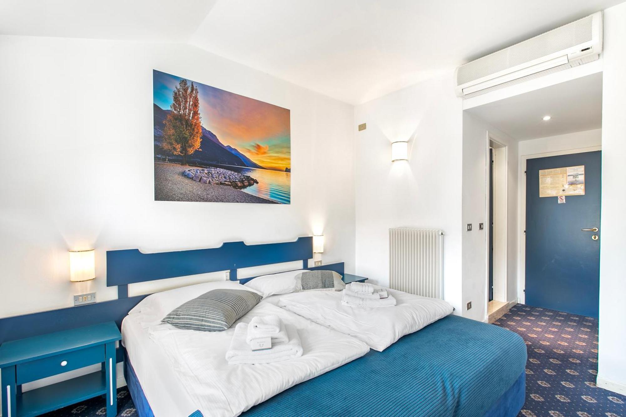 Bike & Wind Hotel Villa Maria Torbole Sul Garda Exteriör bild