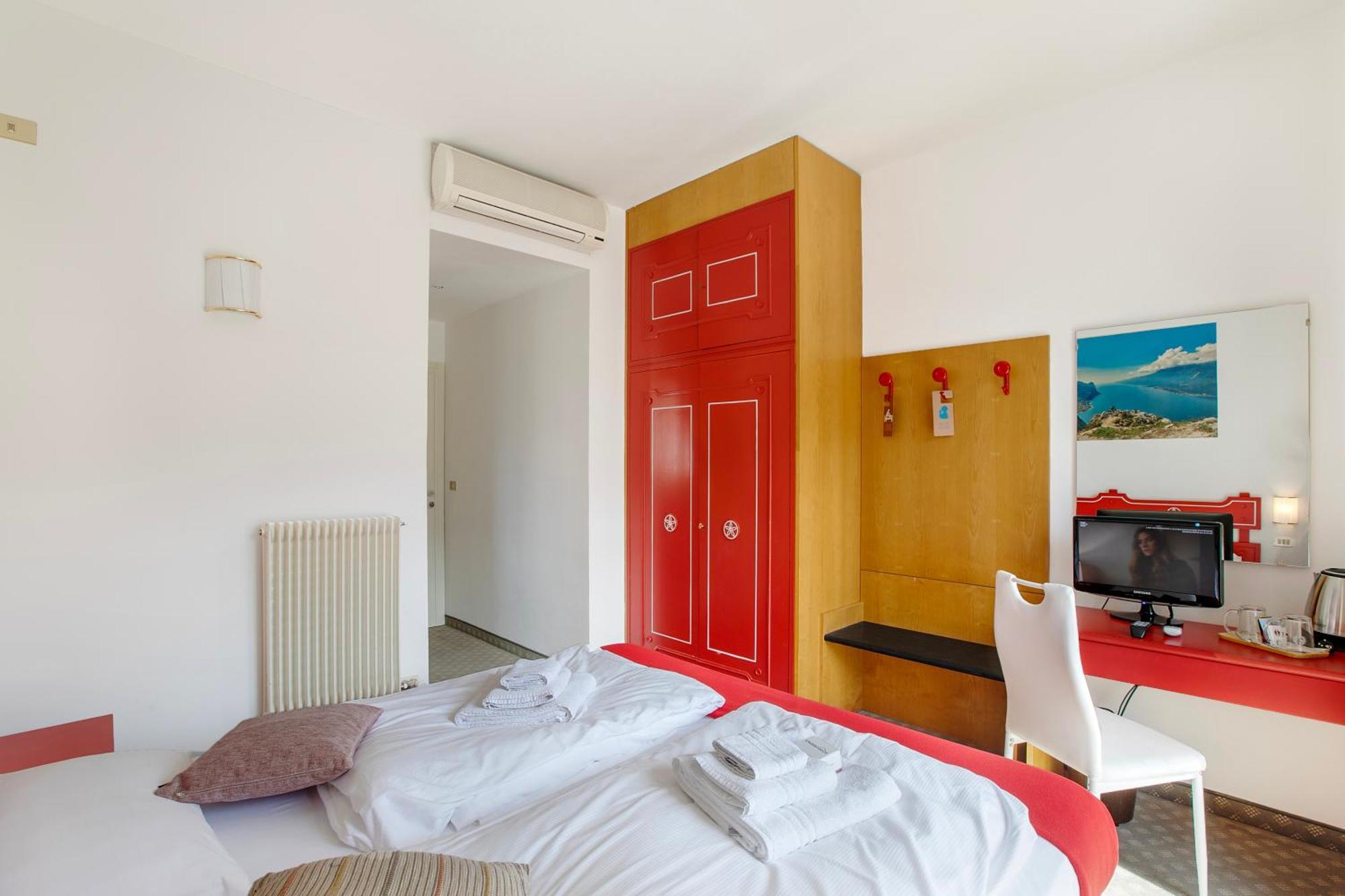 Bike & Wind Hotel Villa Maria Torbole Sul Garda Exteriör bild