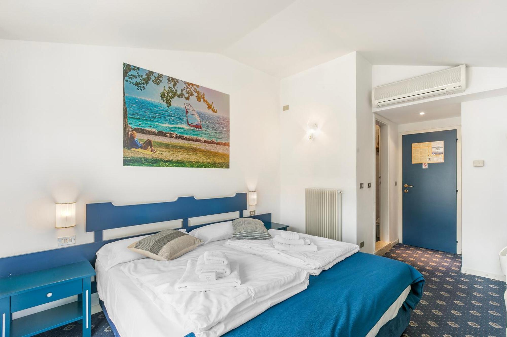 Bike & Wind Hotel Villa Maria Torbole Sul Garda Exteriör bild