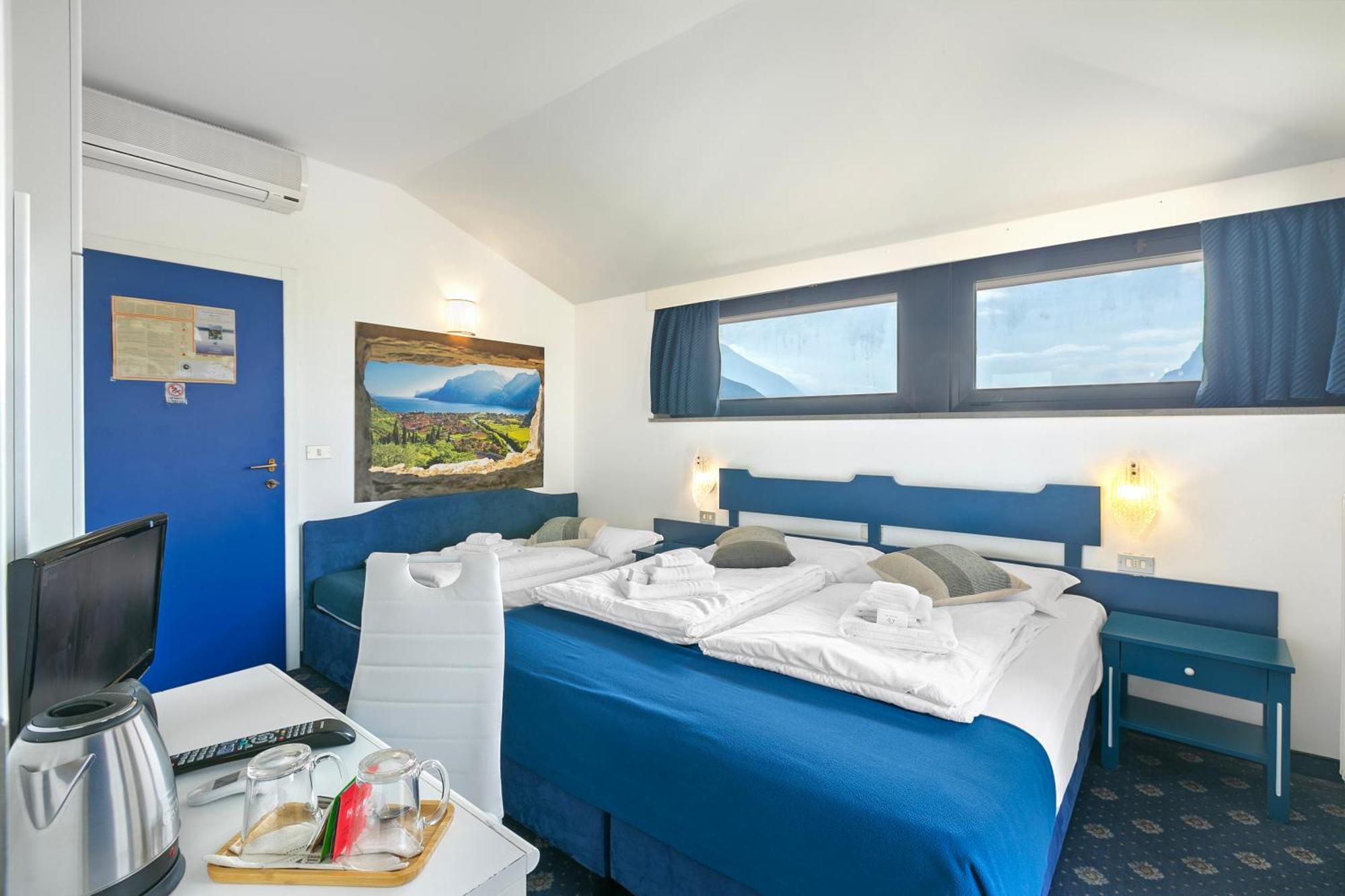 Bike & Wind Hotel Villa Maria Torbole Sul Garda Exteriör bild