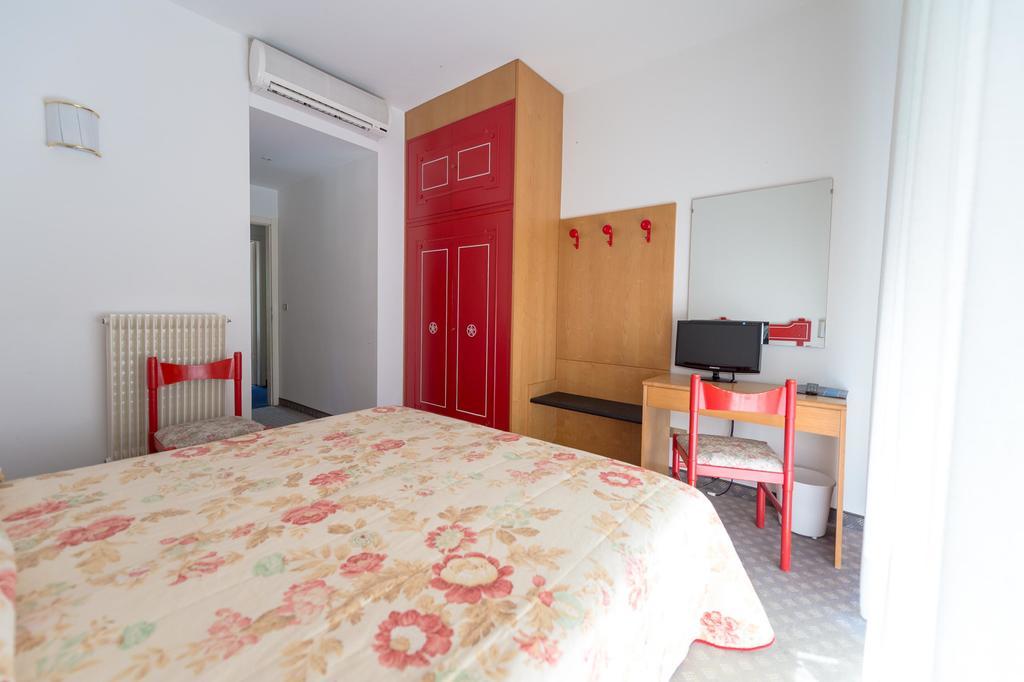 Bike & Wind Hotel Villa Maria Torbole Sul Garda Exteriör bild
